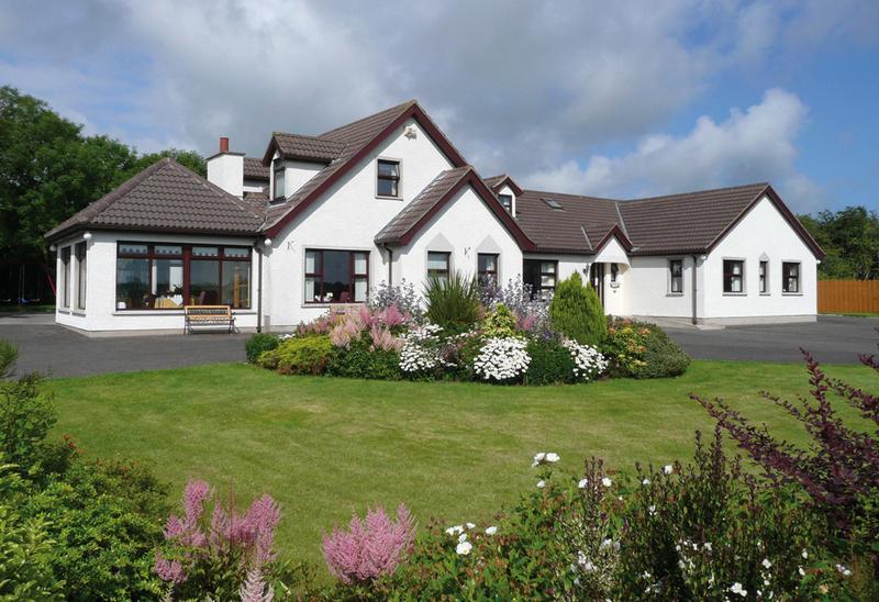 Valley View Country House Bed And Breakfast Bushmills Exterior photo